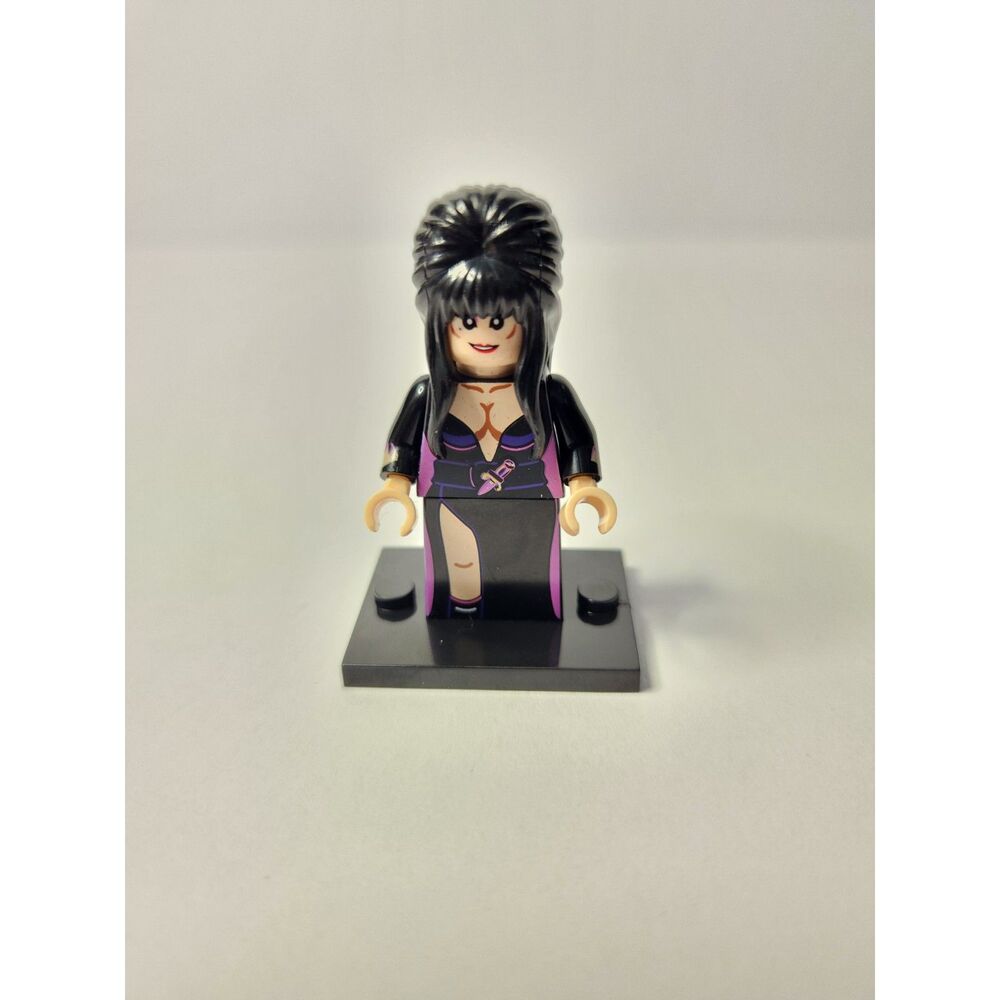 Custom Elvira Minifigure – Mistress of the Dark